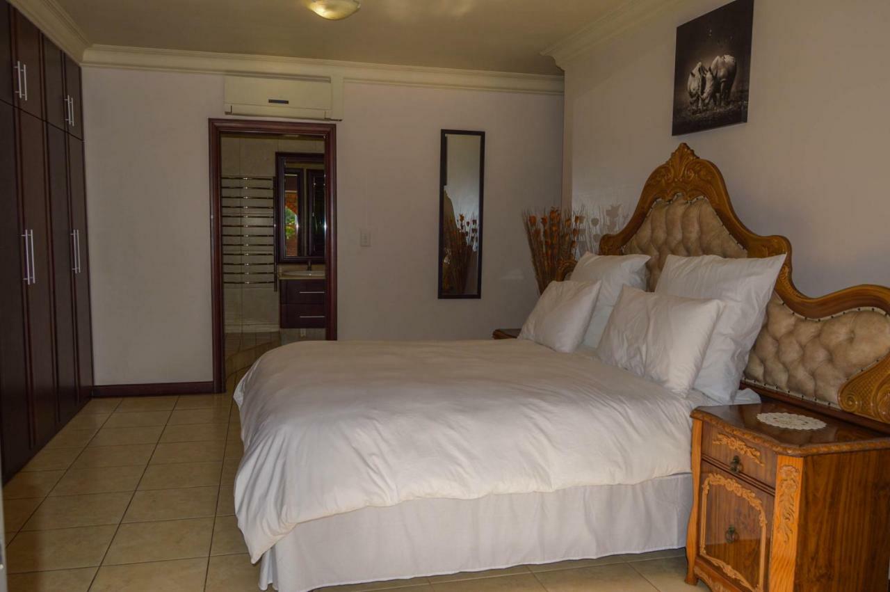Emangunini Guest House Richards Bay Exterior photo