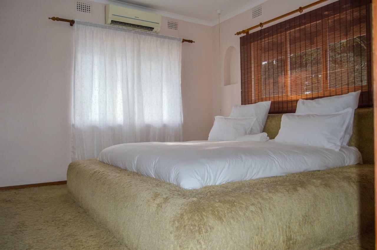 Emangunini Guest House Richards Bay Exterior photo