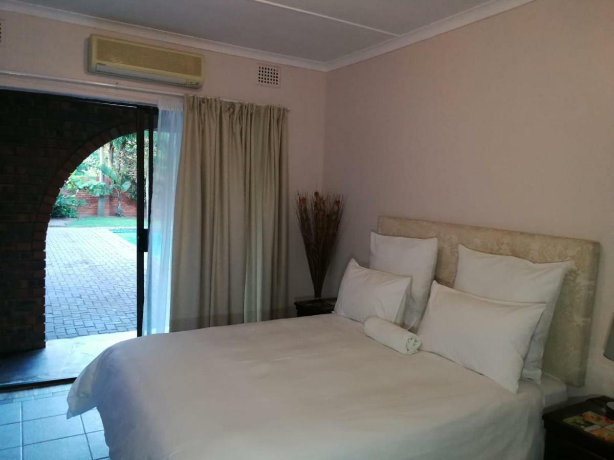 Emangunini Guest House Richards Bay Exterior photo