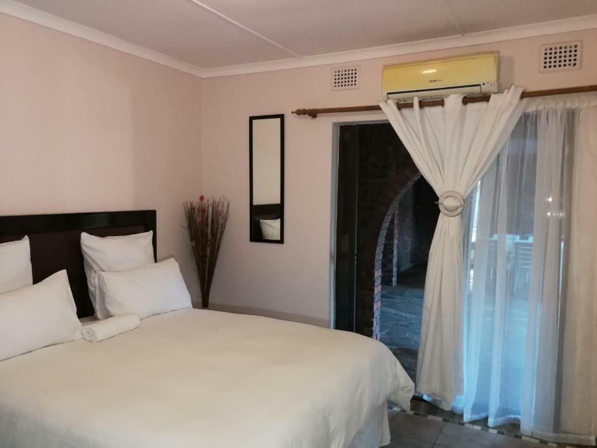 Emangunini Guest House Richards Bay Exterior photo