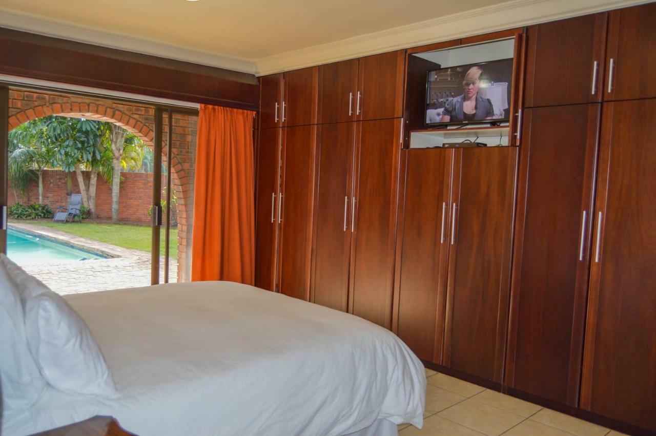 Emangunini Guest House Richards Bay Exterior photo