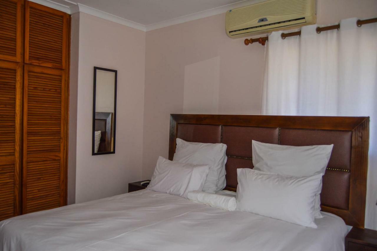 Emangunini Guest House Richards Bay Exterior photo