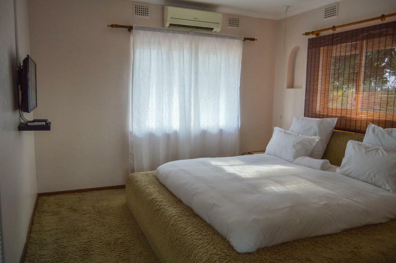 Emangunini Guest House Richards Bay Exterior photo