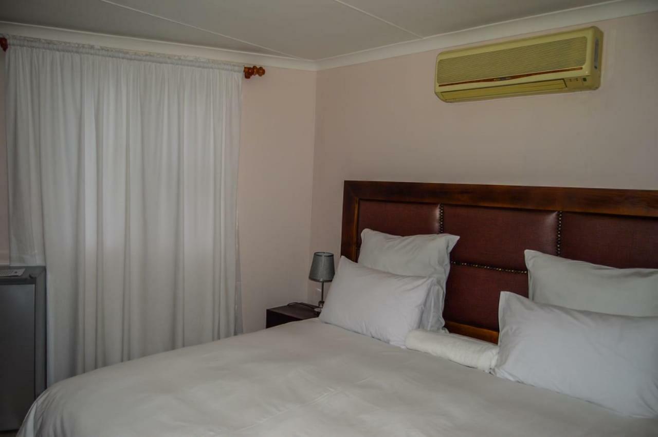 Emangunini Guest House Richards Bay Exterior photo
