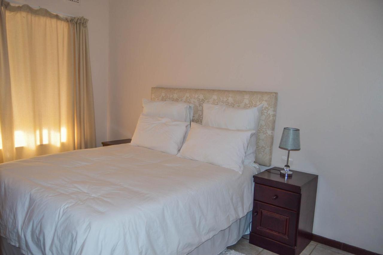 Emangunini Guest House Richards Bay Exterior photo