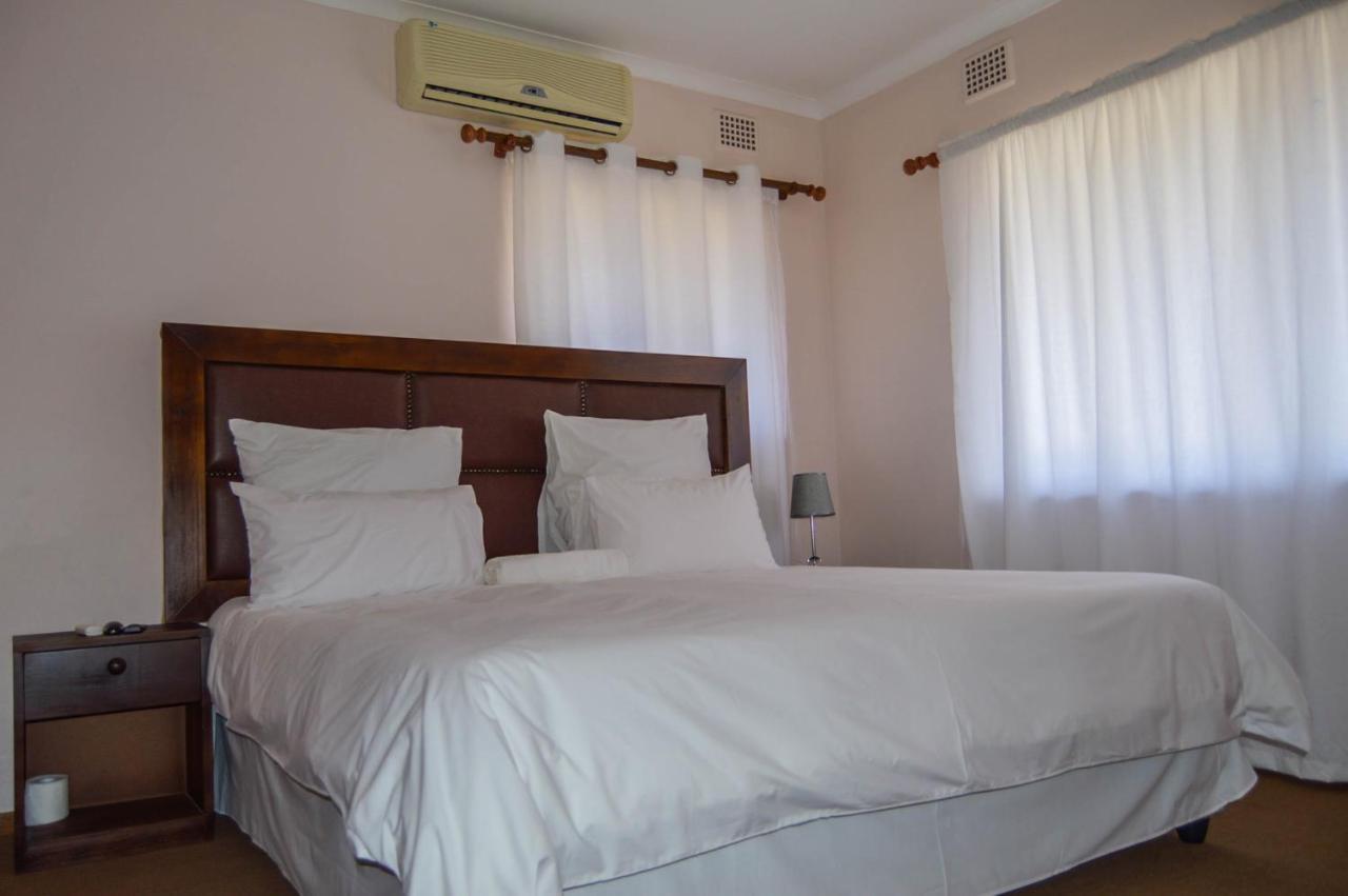 Emangunini Guest House Richards Bay Exterior photo